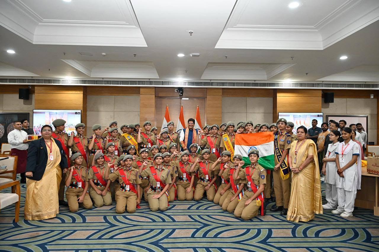 Gallery image Samvid Students at the Ministry of Commerce & Industry